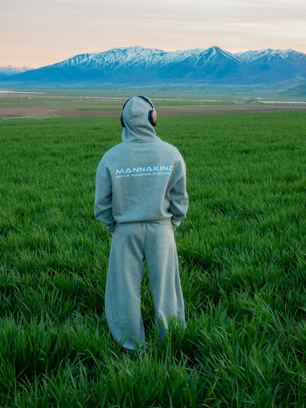 Serve Someone Everyday Boxy Zip Hoodie