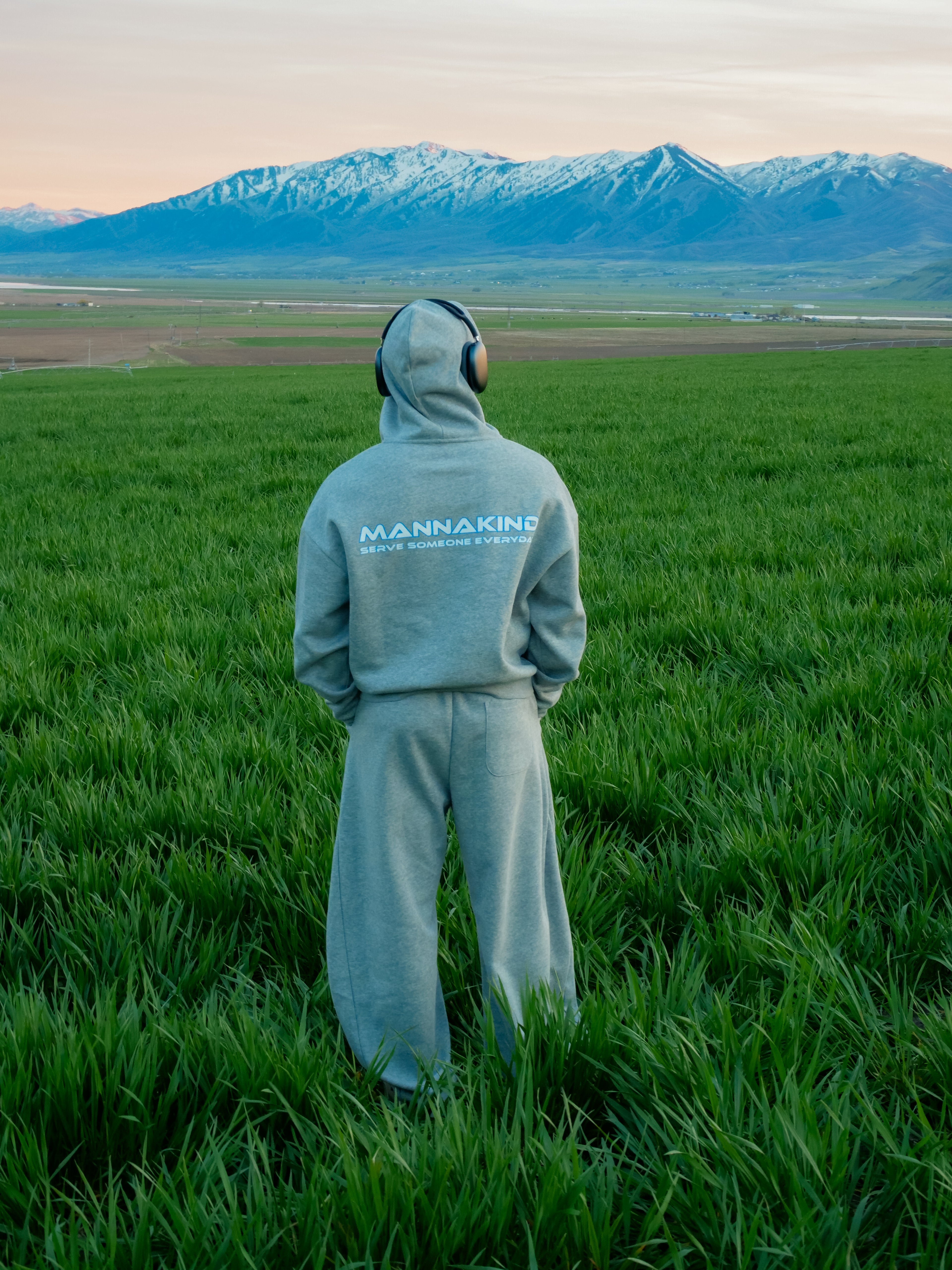Serve Someone Everyday Boxy Zip Hoodie